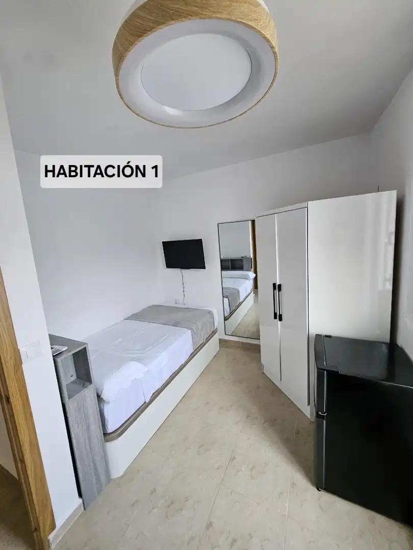 Habitació a Calle Arzobispo Paulo, 1, Este Dormitori de Pis per a compartir en Mérida