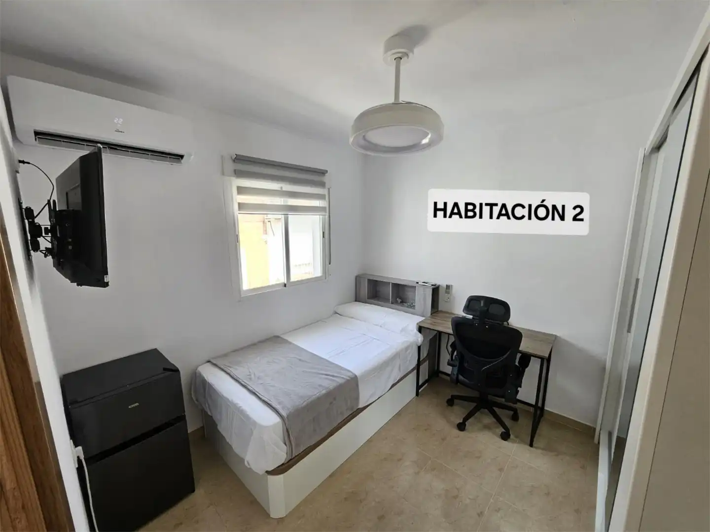 Habitació a Calle Arzobispo Paulo, 1, Este Dormitori de Pis per a compartir en Mérida