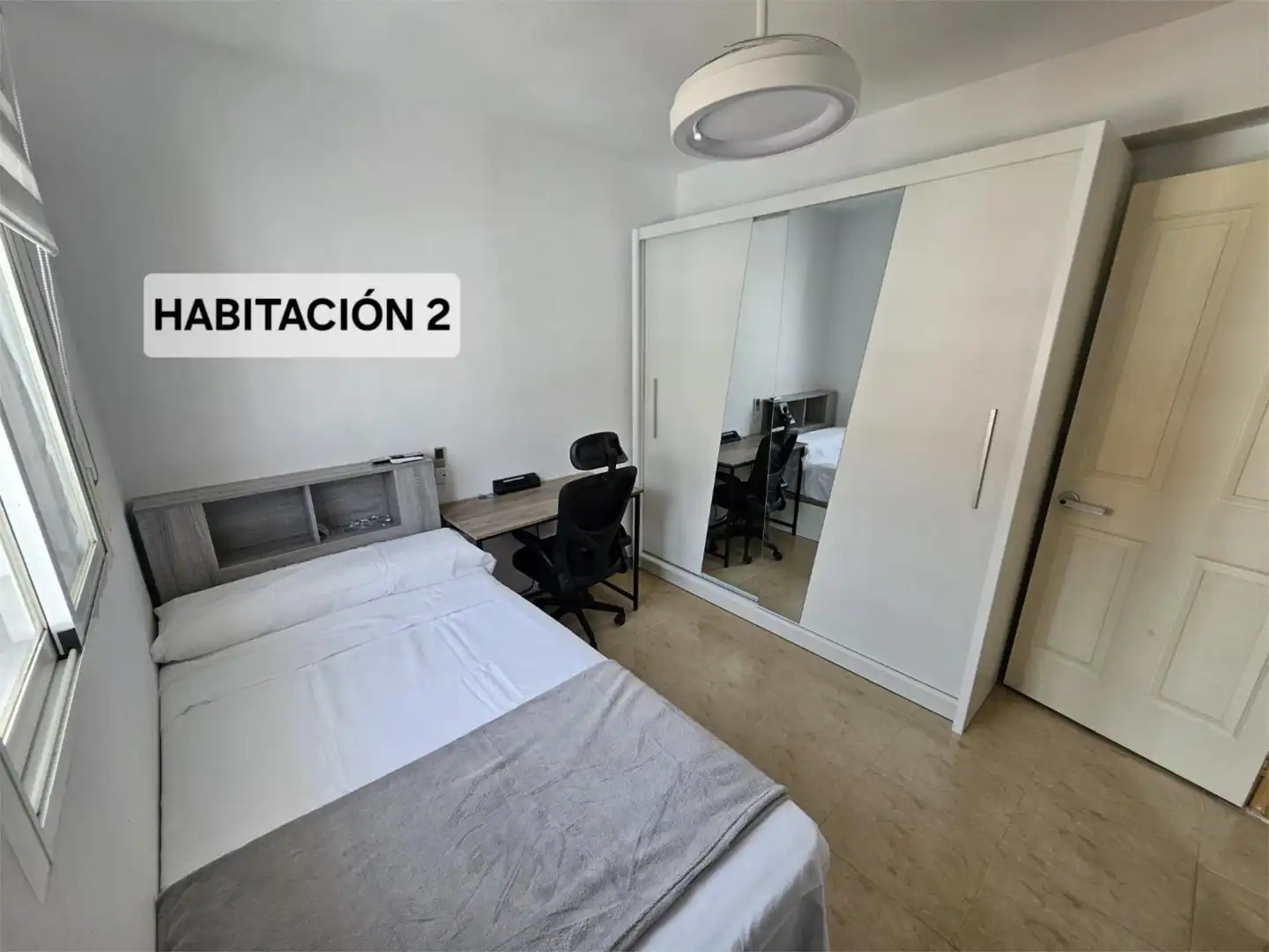 Habitació a Calle Arzobispo Paulo, 1, Este Dormitori de Pis per a compartir en Mérida