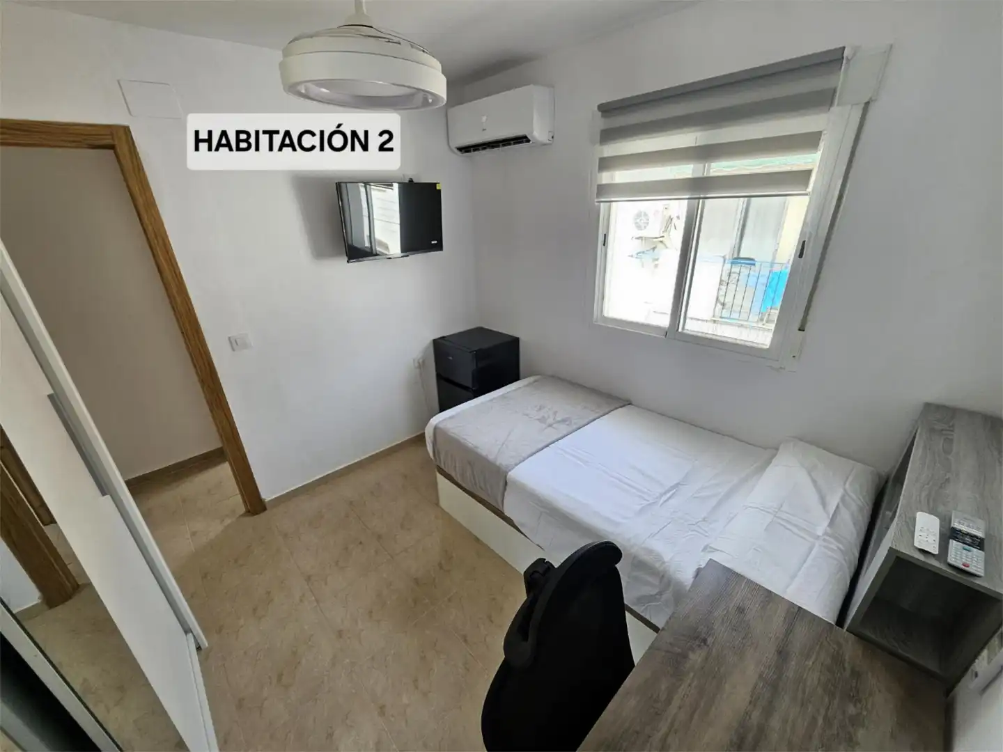 Habitació a Calle Arzobispo Paulo, 1, Este Dormitori de Pis per a compartir en Mérida