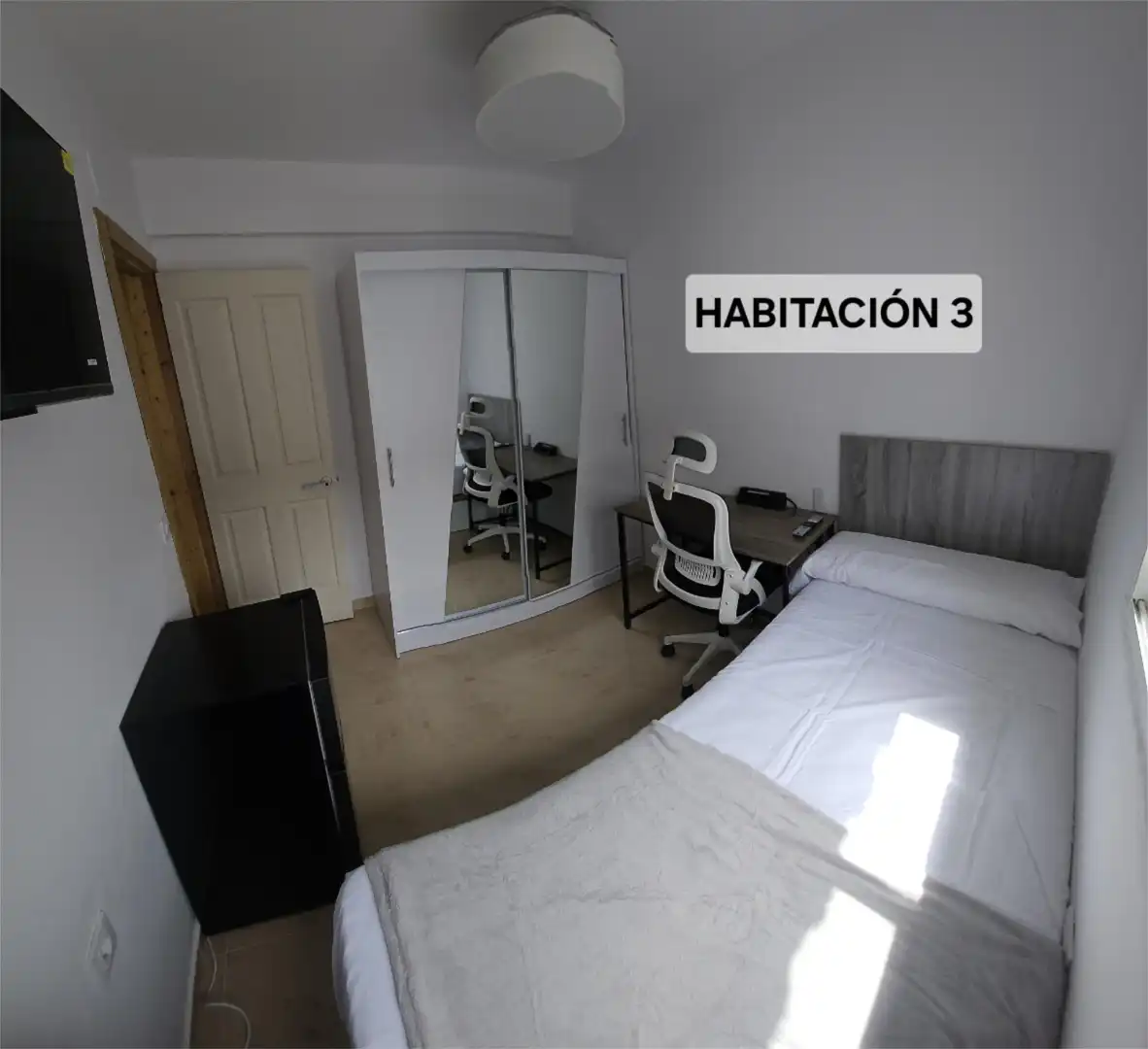 Habitació a Calle Arzobispo Paulo, 1, Este Dormitori de Pis per a compartir en Mérida