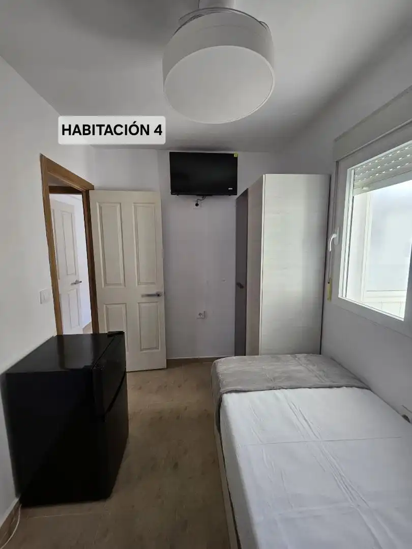 Habitació a Calle Arzobispo Paulo, 1, Este Dormitori de Pis per a compartir en Mérida