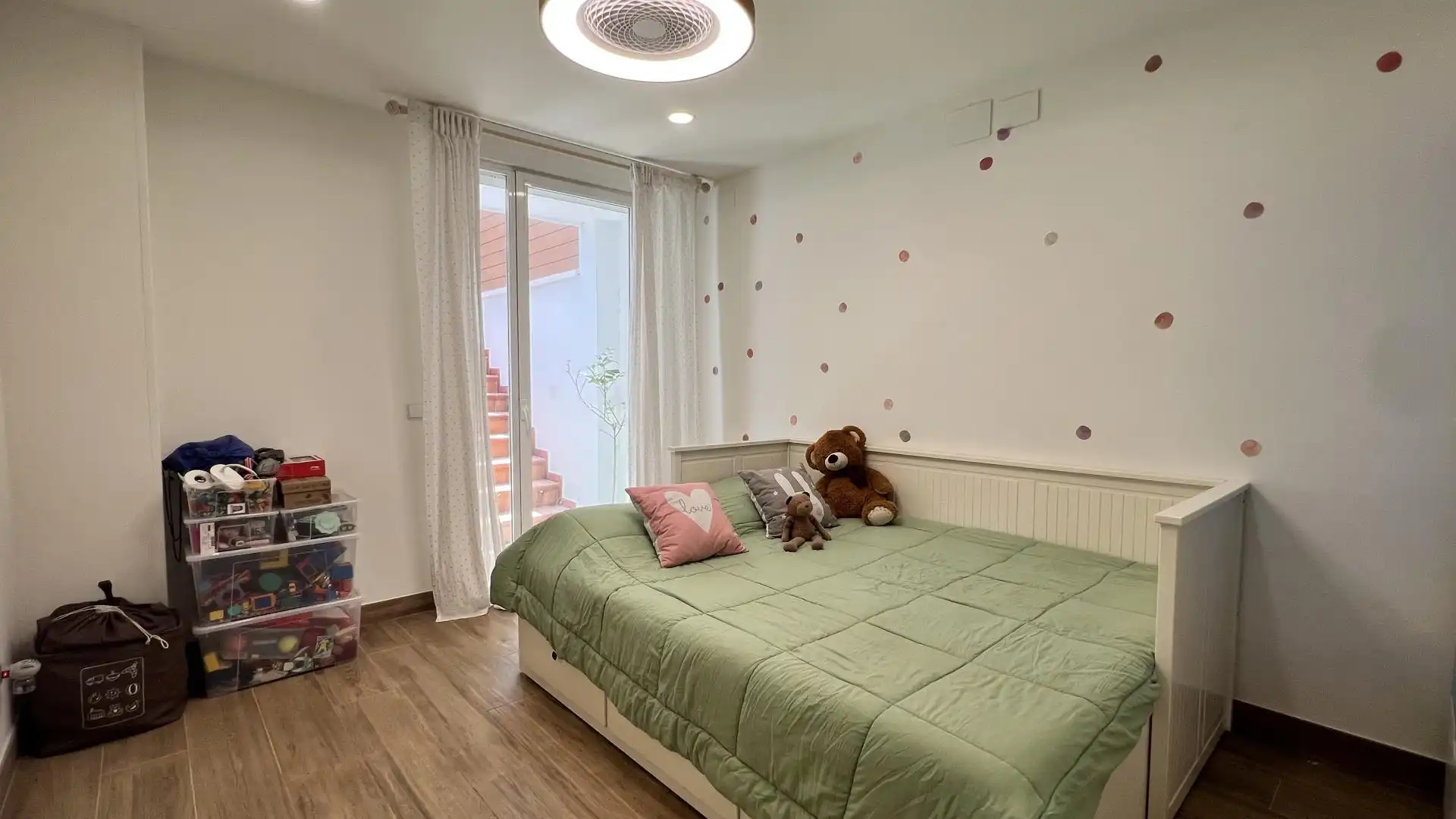Bedroom of Flat for sale in Boadilla del Monte  with Air Conditioner, Terrace and Swimming Pool