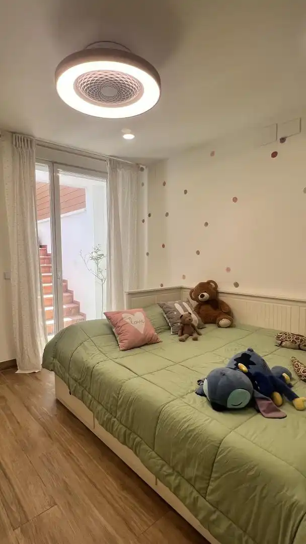 Bedroom of Flat for sale in Boadilla del Monte  with Air Conditioner, Terrace and Swimming Pool