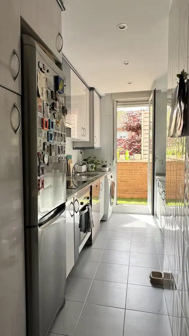 Kitchen of Flat for sale in Boadilla del Monte  with Air Conditioner, Terrace and Swimming Pool