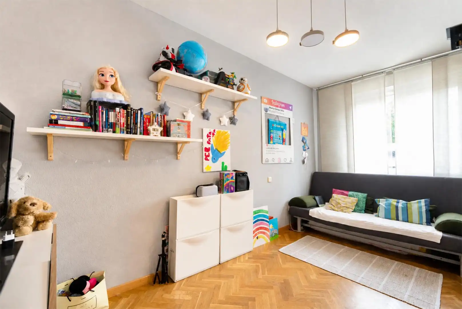 Bedroom of Flat for sale in Boadilla del Monte  with Air Conditioner, Terrace and Swimming Pool