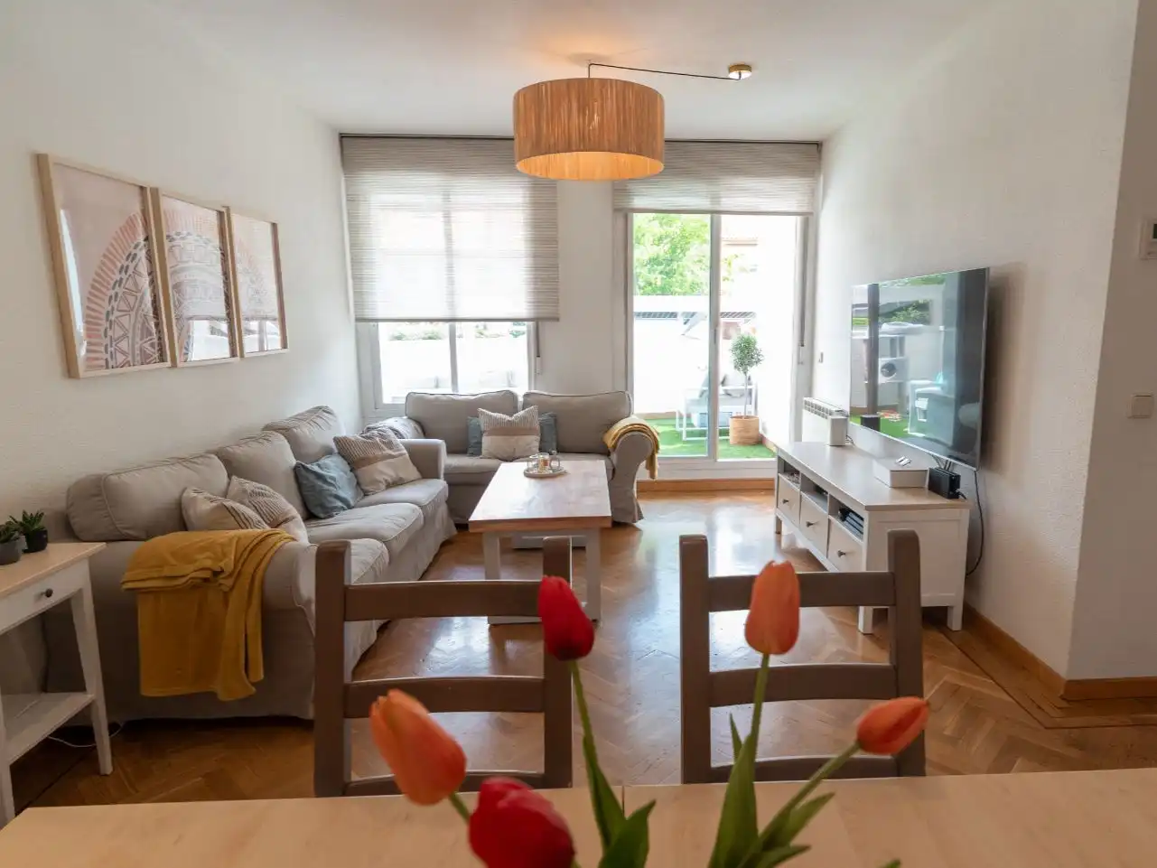 Living room of Flat for sale in Boadilla del Monte  with Air Conditioner, Terrace and Swimming Pool