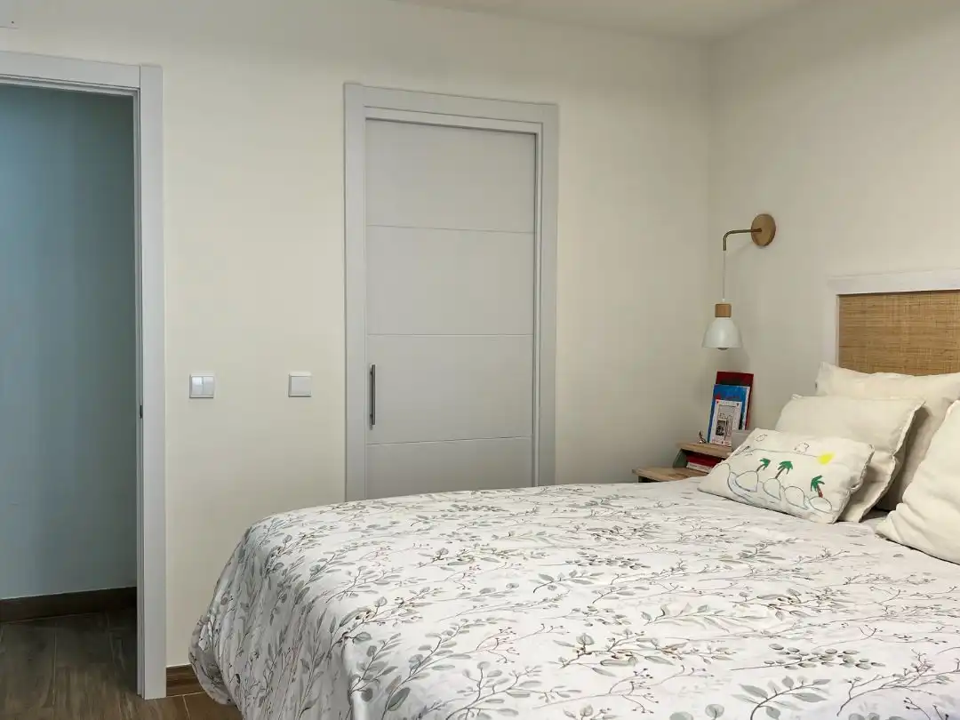 Bedroom of Flat for sale in Boadilla del Monte  with Air Conditioner, Terrace and Swimming Pool