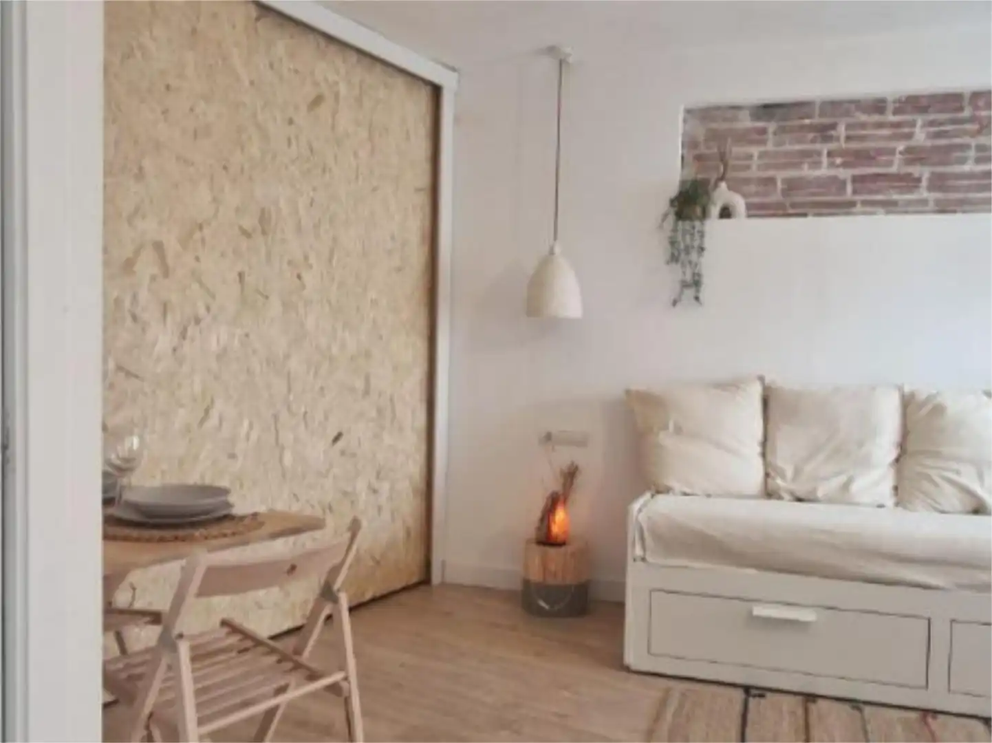 Schlafzimmer von Loft zur Miete in Palamós mit Parkett und Möbliert