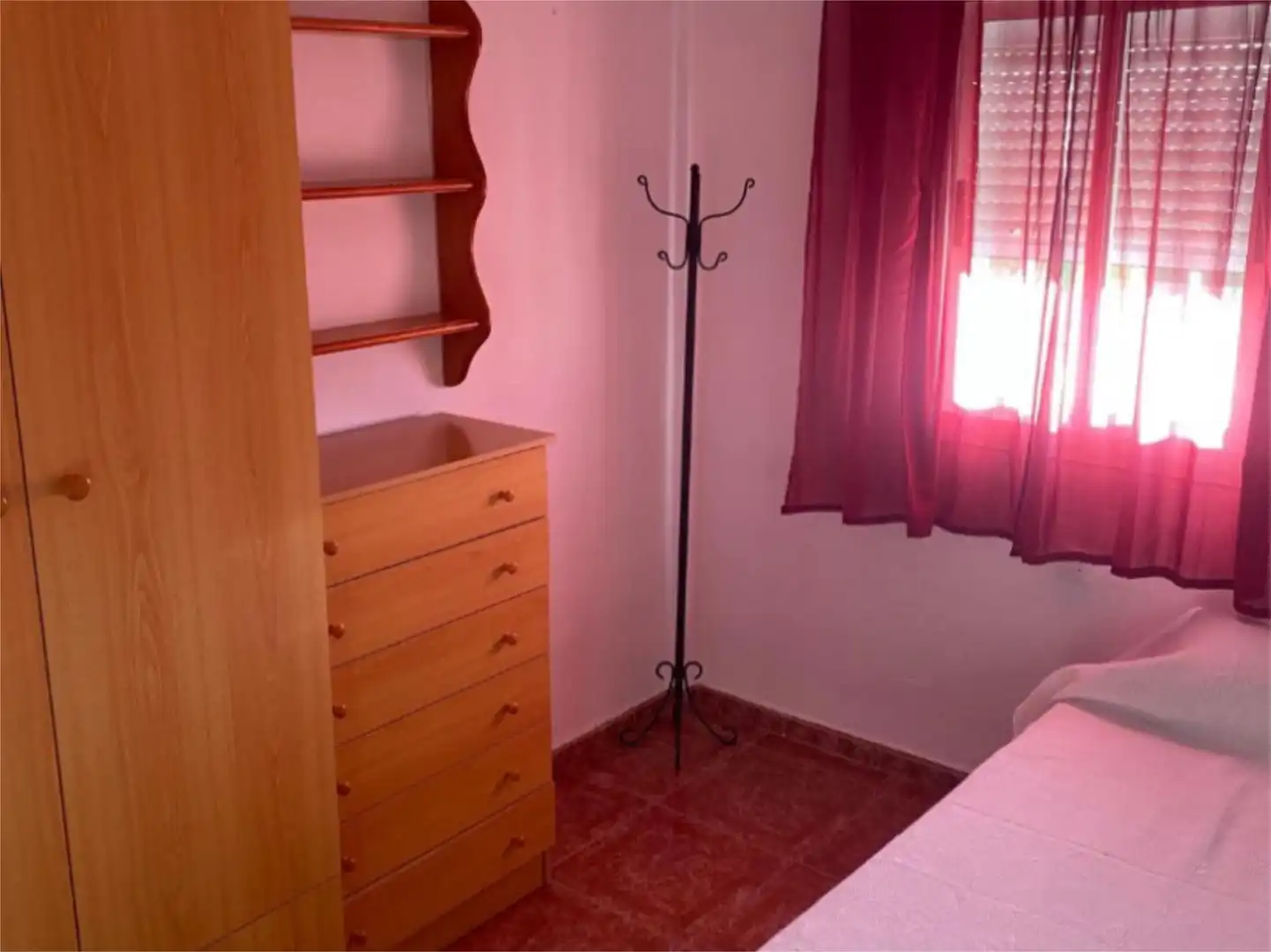 Habitación de Piso de alquiler en Ronda con Aire acondicionado, Trastero y Amueblado