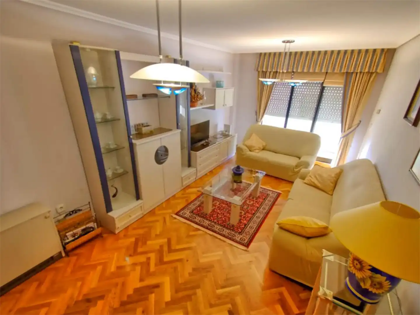 Wohnzimmer von Wohnung zur untervermieten in Ponferrada mit Heizung, Parkett und Möbliert