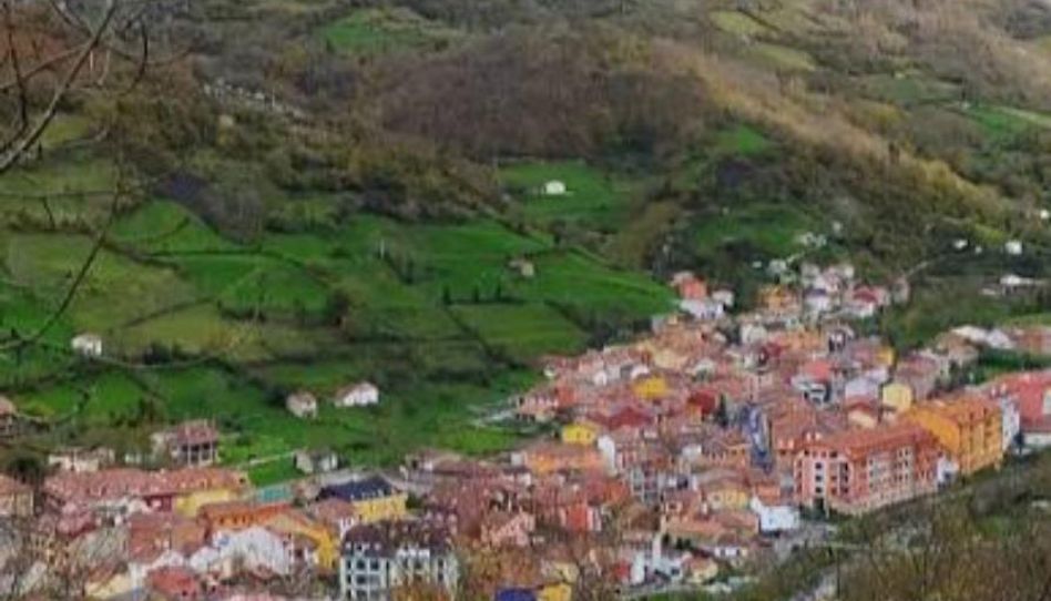 Apartamento en venta en Barrio Parte Baja, 14a, Aller, Asturias - imagen 1 Foto 1 de Apartamento en venta en Barrio Parte Baja, 14a, Aller, Asturias