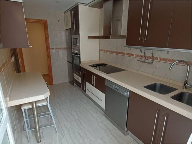 Piso en Alquiler en Diego Mendez, 2 en Residencial Triana - Barrio Alto
