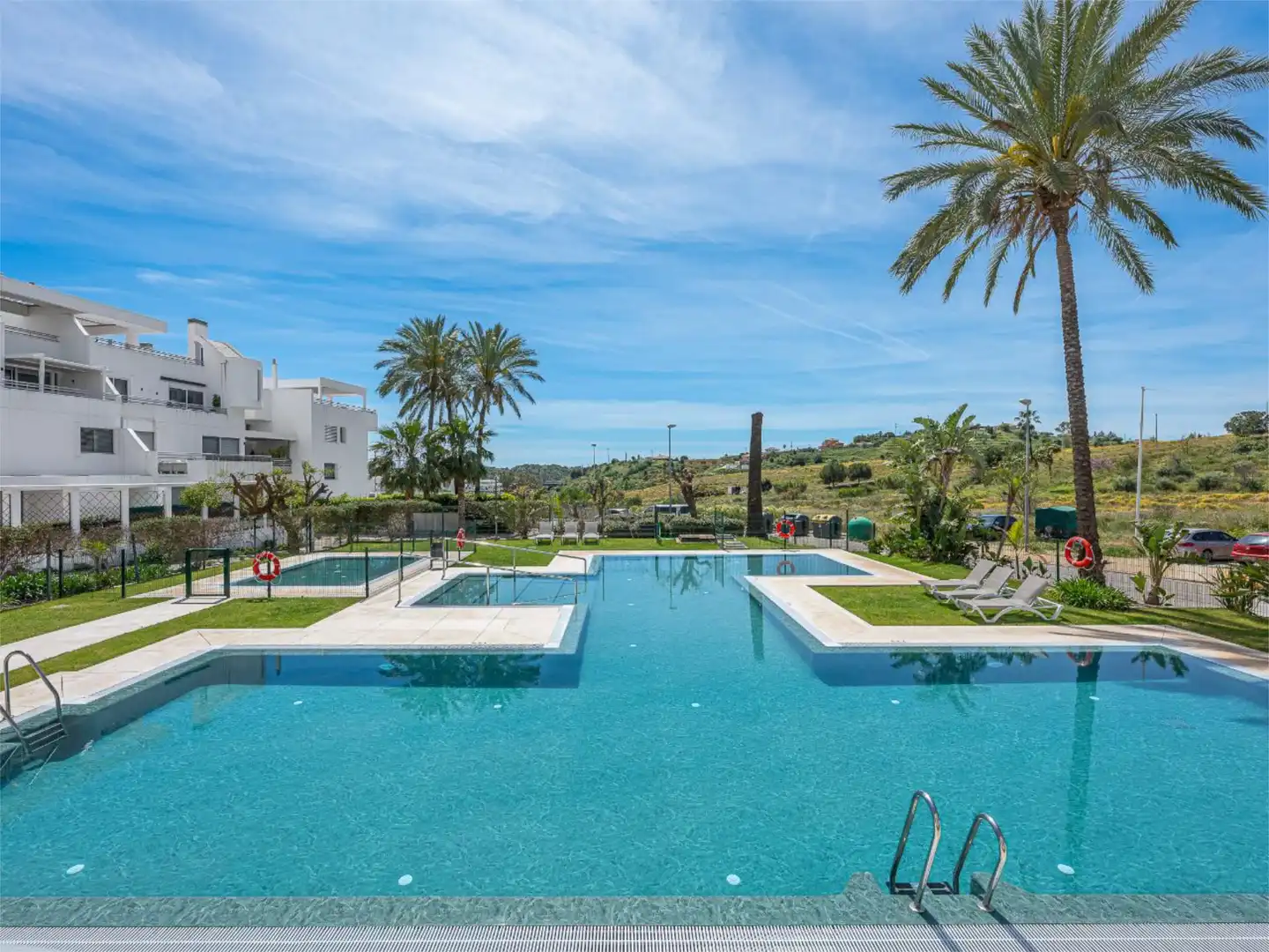 Schwimmbecken von Wohnung zum Verkauf in Mijas mit Klimaanlage, Terrasse und Schwimmbad