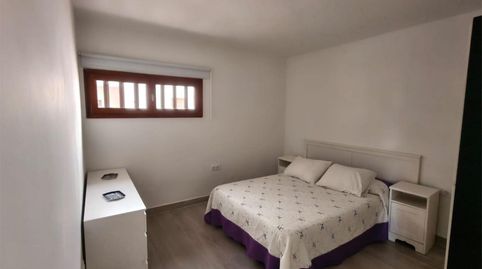 Foto 2 de Piso de alquiler en Avenida de las Palmeras, 28, Costa Teguise, Teguise