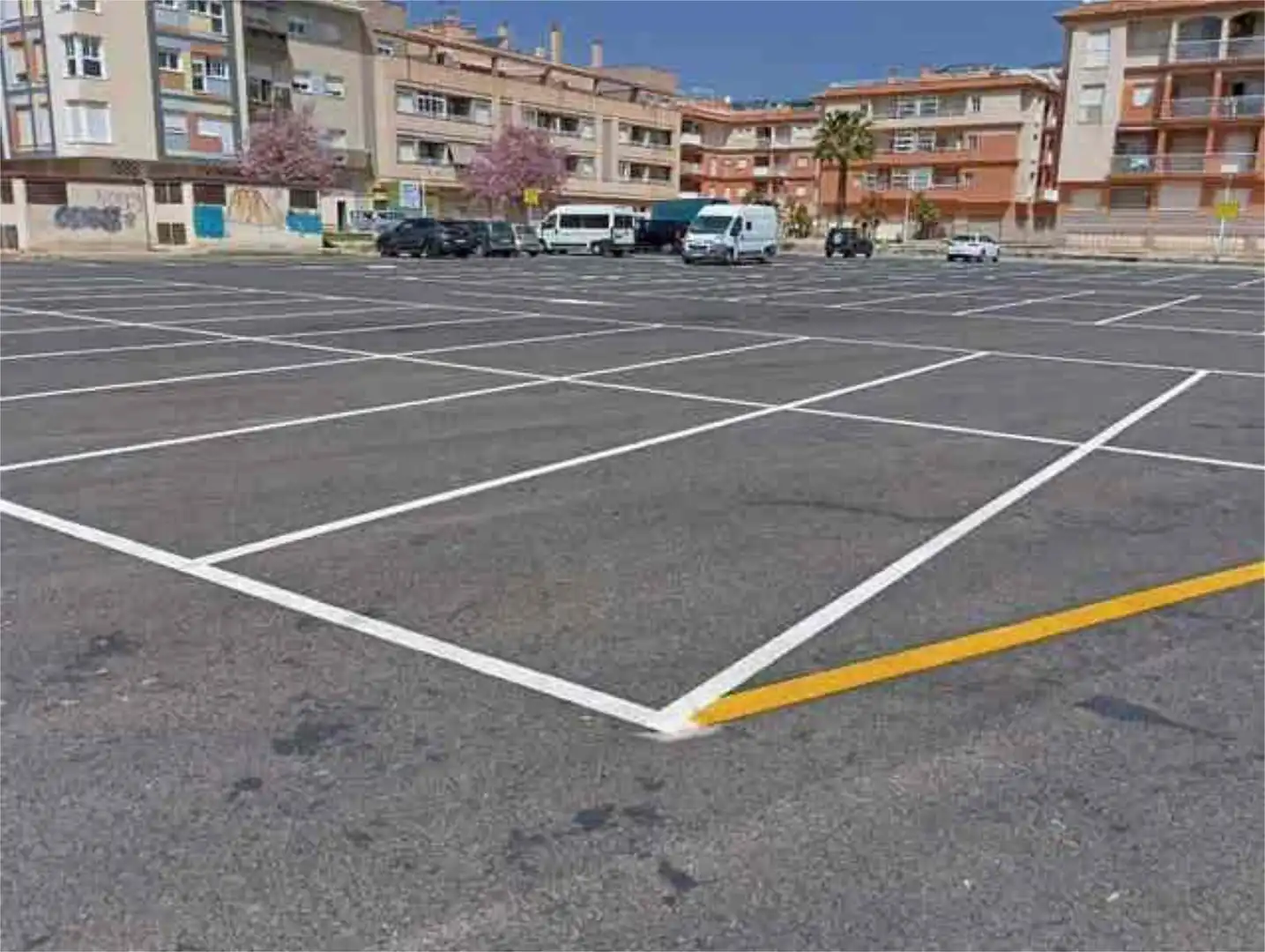Apartamento en venta en Calahonda - Carchuna Parking de Apartamento en venta en Motril con Terraza y Piscina
