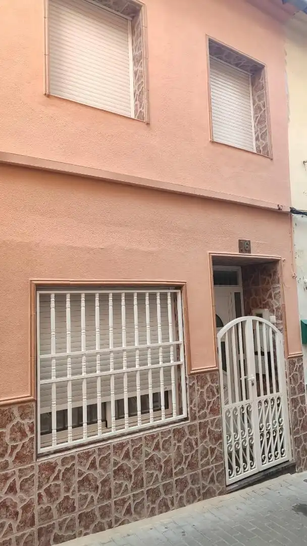 Vista exterior de Casa o chalet en venta en Tavernes de la Valldigna con Terraza