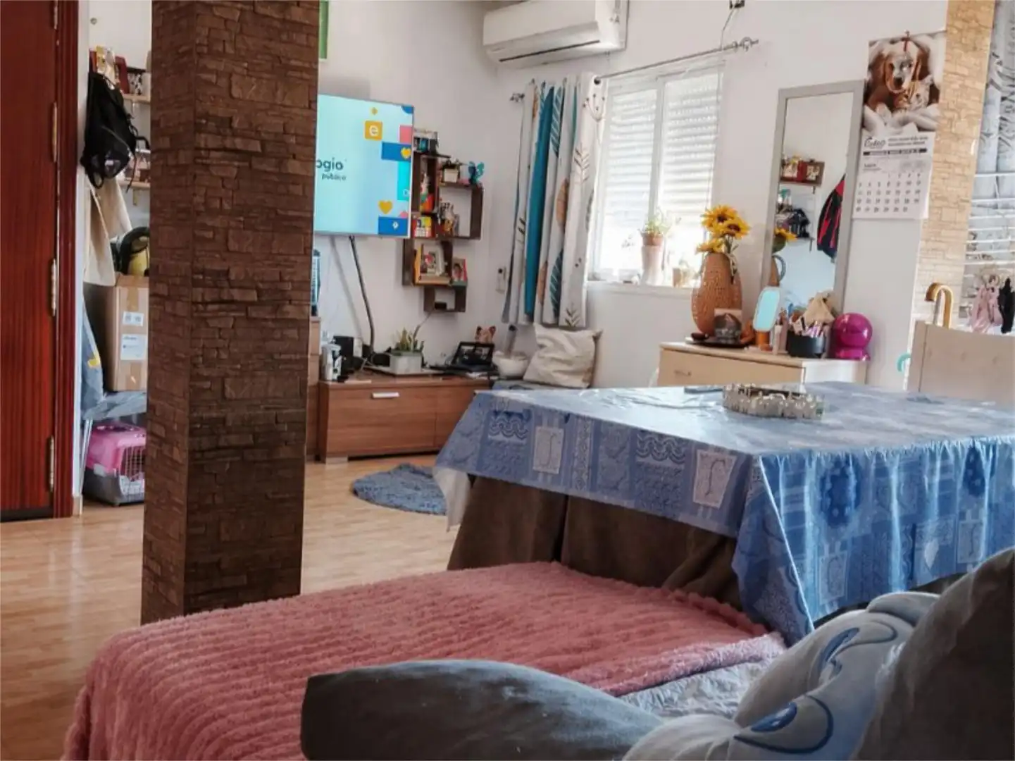 Living room of Flat for sale in Sevilla  with Air Conditioner, Terrace and Storage room