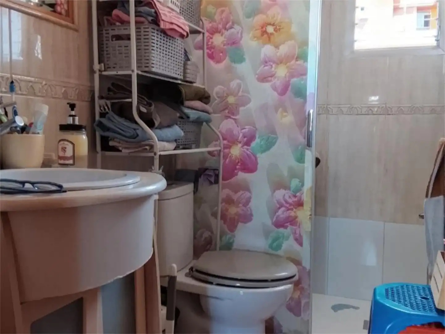 Bathroom of Flat for sale in Sevilla  with Air Conditioner, Terrace and Storage room