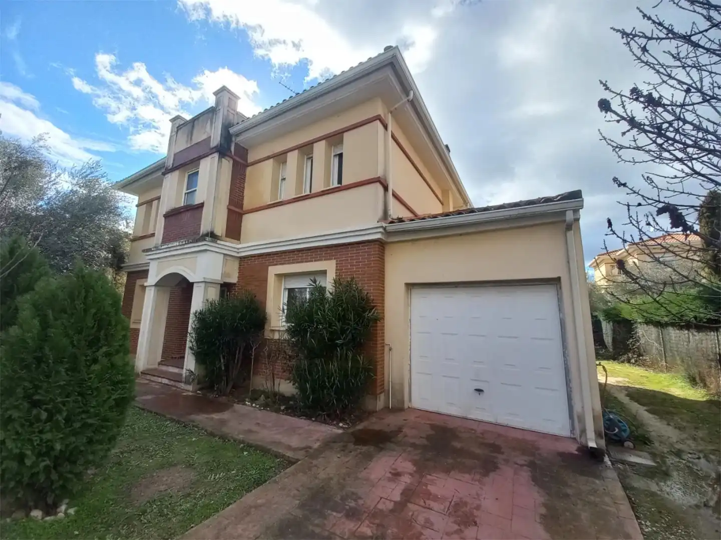 Vista exterior de Casa o chalet en venta en Colmenar del Arroyo con Calefacción, Jardín privado y Trastero