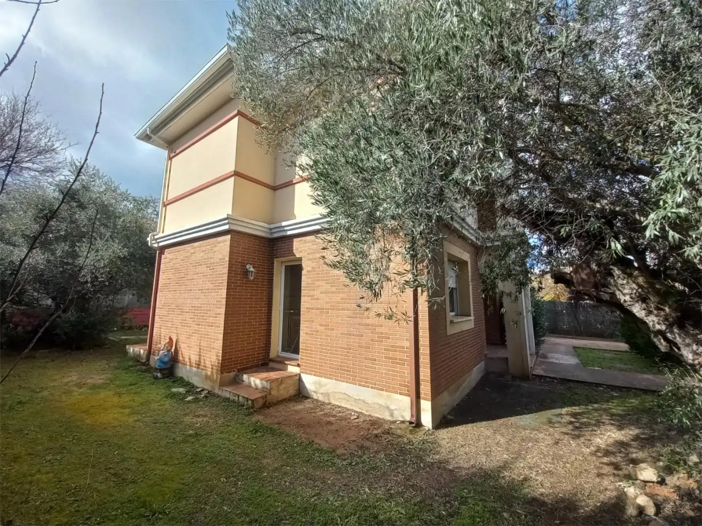 Casa o xalet en venda a Avenida de las Viñuelas, 31, Colmenar del Arroyo Vista exterior de Casa o xalet en venda en Colmenar del Arroyo amb Calefacció, Jardí privat i Traster