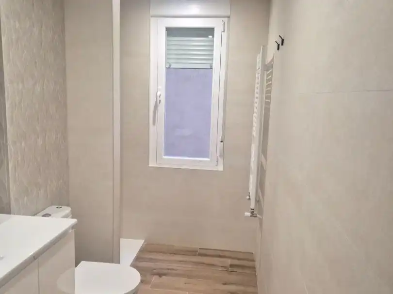 Wohnung zur Miete in Platz de la Fuente, 3, San Vicente - Las Úrsulas Badezimmer von Wohnung zur Miete in Salamanca Capital