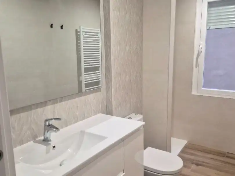 Wohnung zur Miete in Platz de la Fuente, 3, San Vicente - Las Úrsulas Badezimmer von Wohnung zur Miete in Salamanca Capital