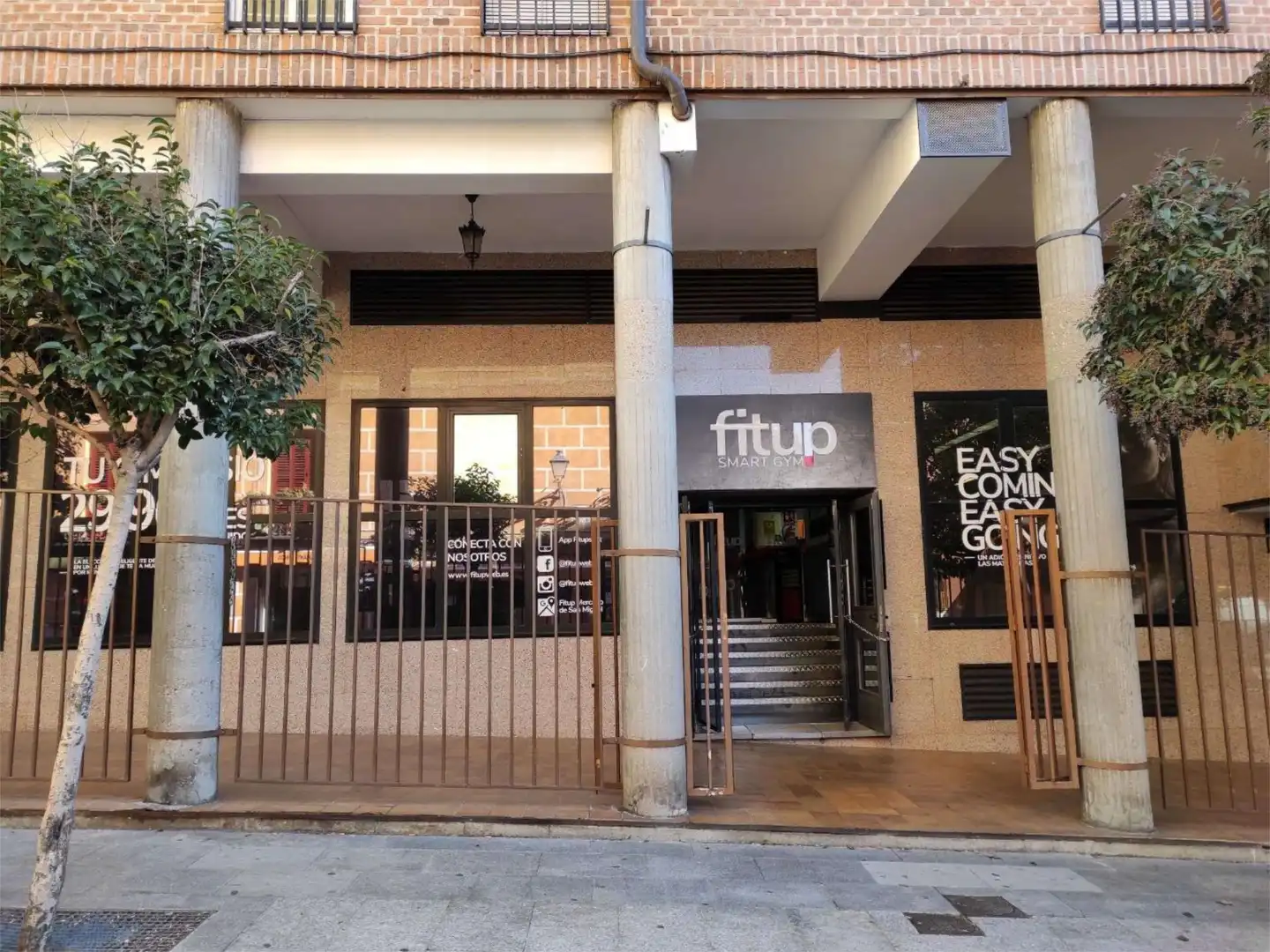 Apartamento en venta en Calle del Conde de Miranda, 1, Palacio Vista exterior de Apartamento en venta en Madrid Capital con Aire acondicionado