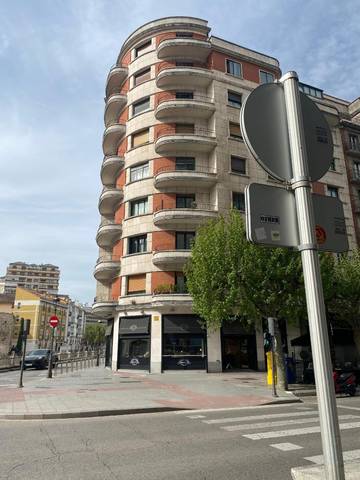 Piso en Alquiler en Calle Vitoria, 25 en Villa Pilar