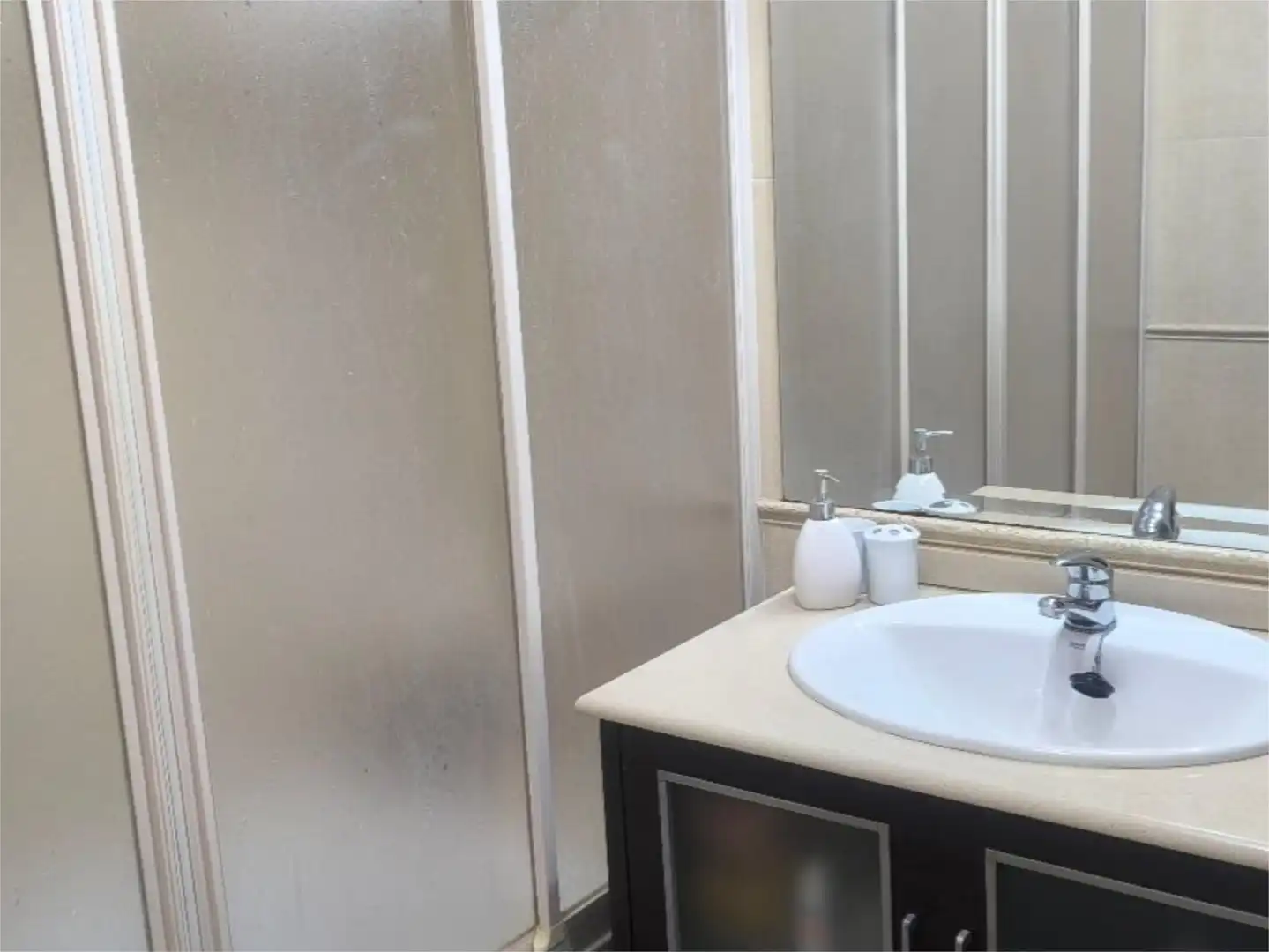 Piso en venta en Calle del Vejero, 18, Jarandilla de la Vera Baño de Piso en venta en Jarandilla de la Vera con Calefacción, Parquet y Amueblado