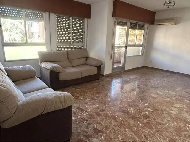 Piso en Venta en Avenida de Blas Infante, 74 en Nueva Andalucía