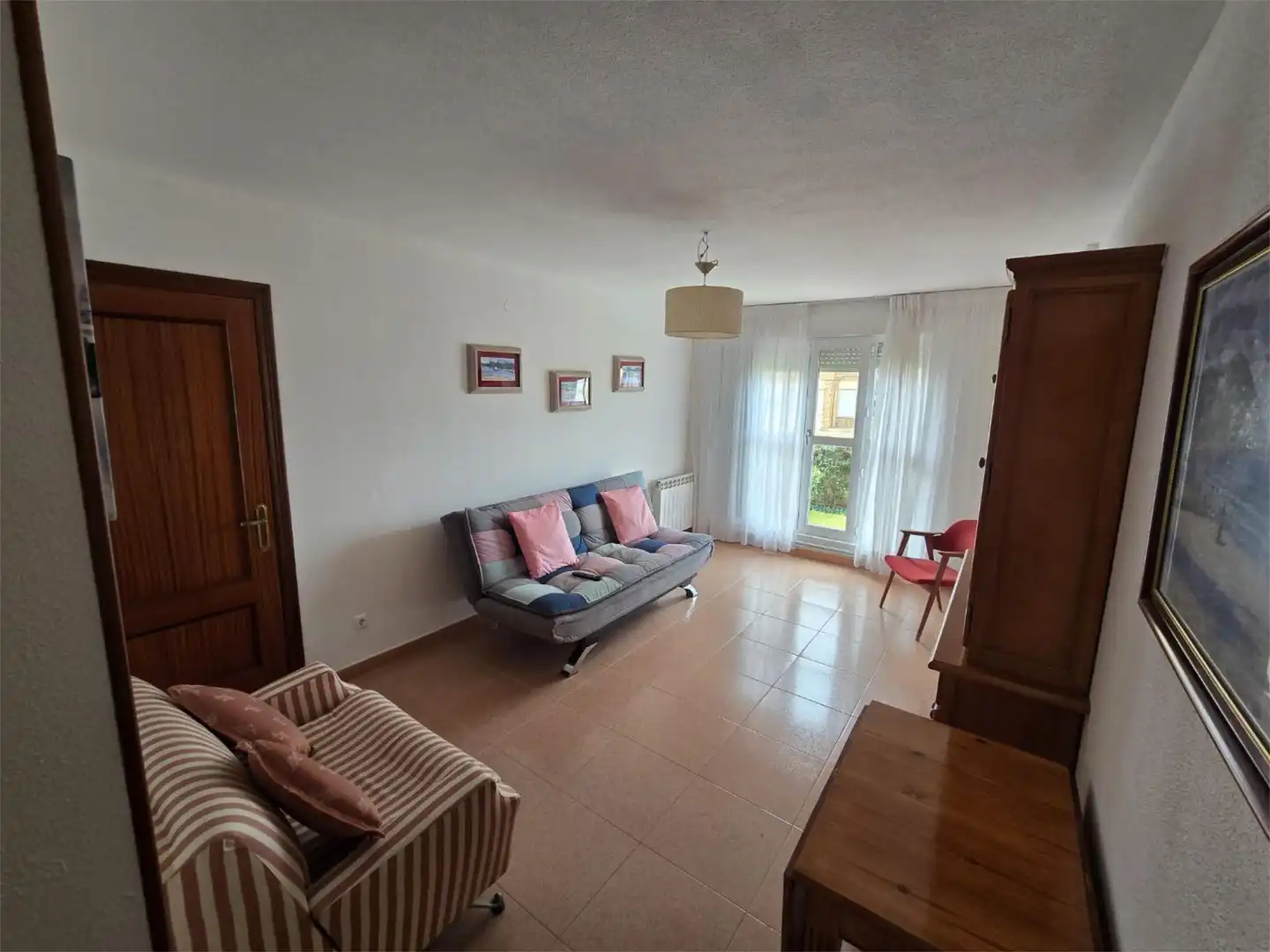 Wohnzimmer von Wohnung zur Miete in Ribamontán al Mar mit Heizung, Privatgarten und Möbliert