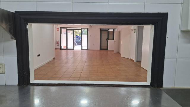 Local comercial en Alquiler en Carrer de Mollet, 18 en Castell - Poble Vell