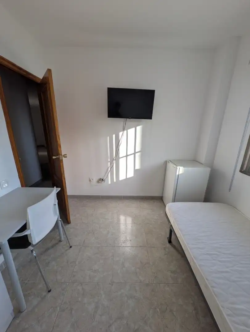 Room in Calle Churre, 19, Viator Bedroom of Flat for share in Viator with Furnished