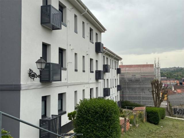 Piso en Venta en Calle los Claveles, 12 en HUCA - La Cadellada