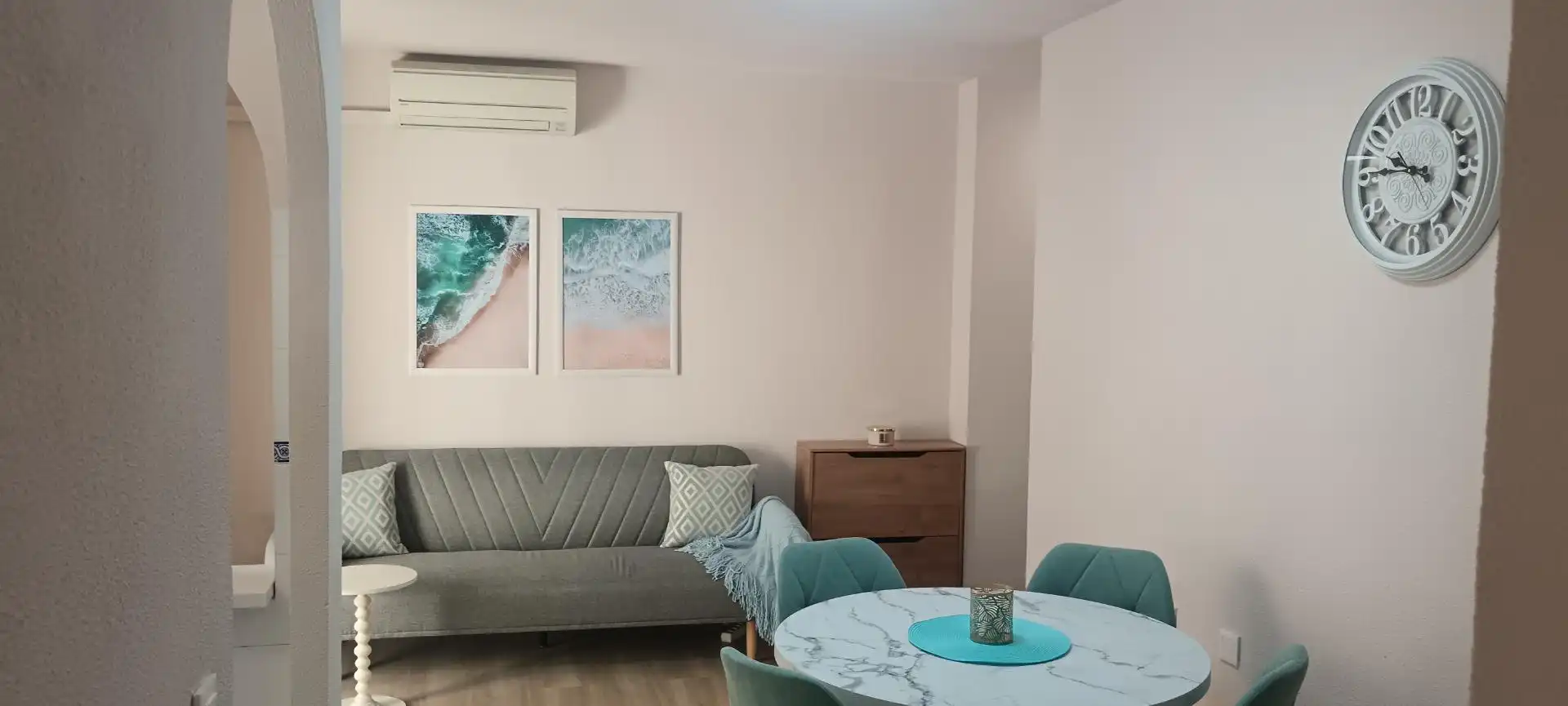Sala de estar de Piso de alquiler en Torrevieja con Terraza y Balcón