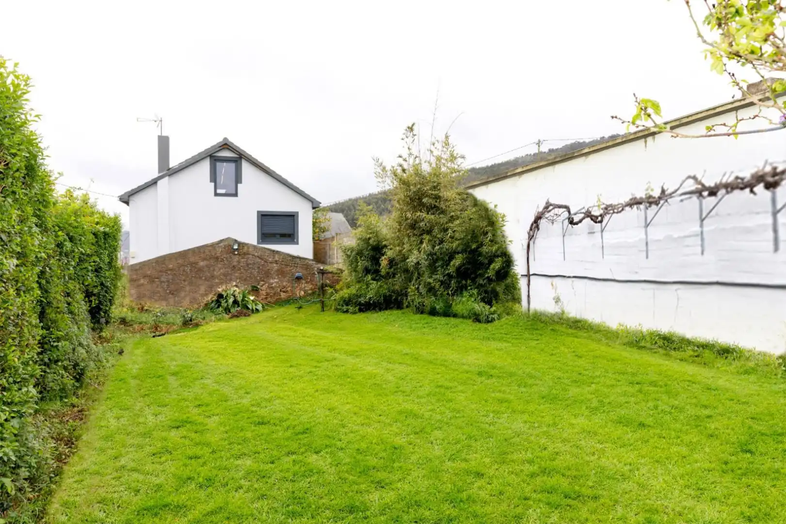 Houses for sale in Carballo  with Private garden, Parquet flooring and Furnished