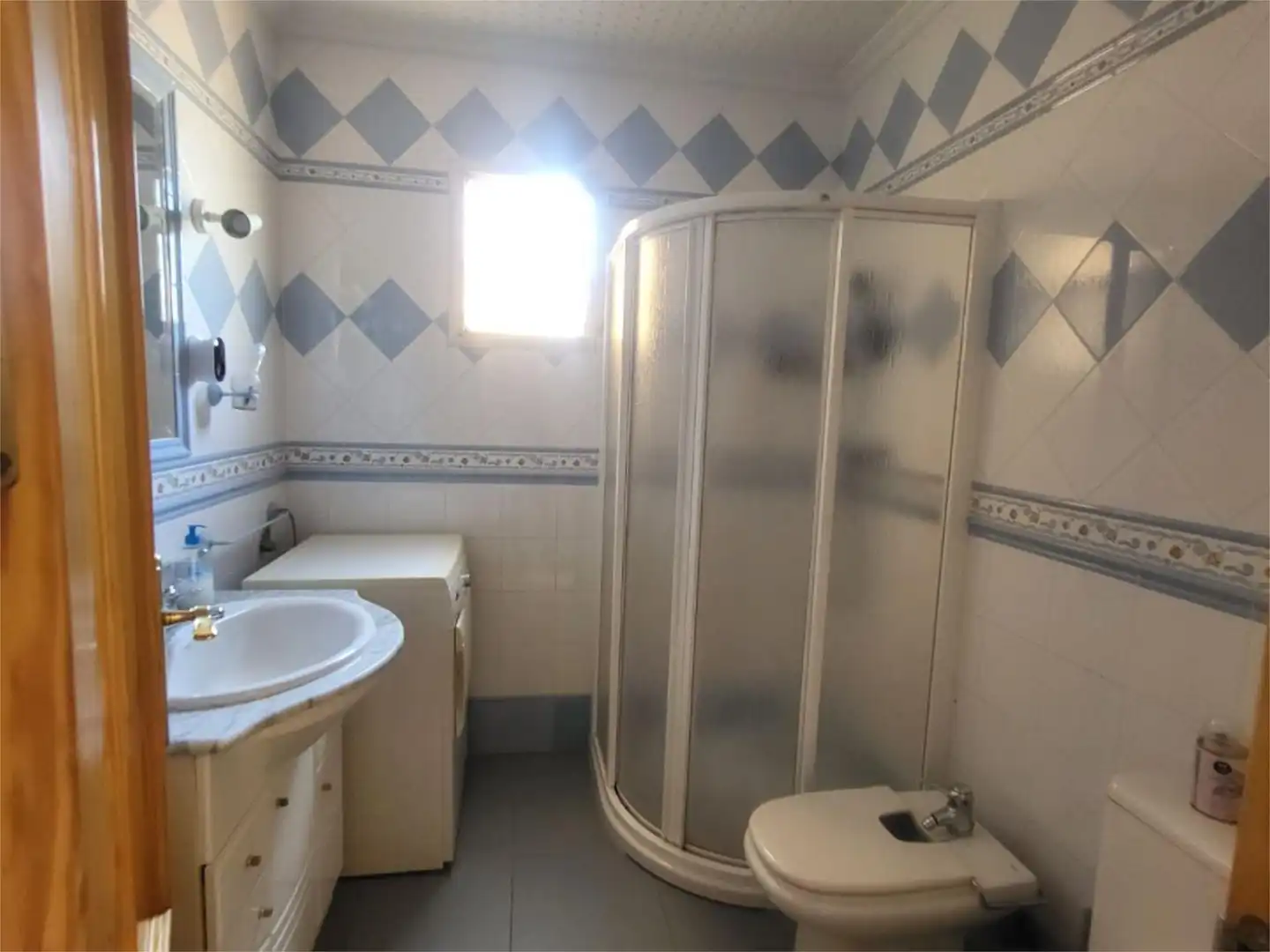 Bathroom of Detached homes for sale in  Sevilla Capital  with Air Conditioner, Terrace and Balcony