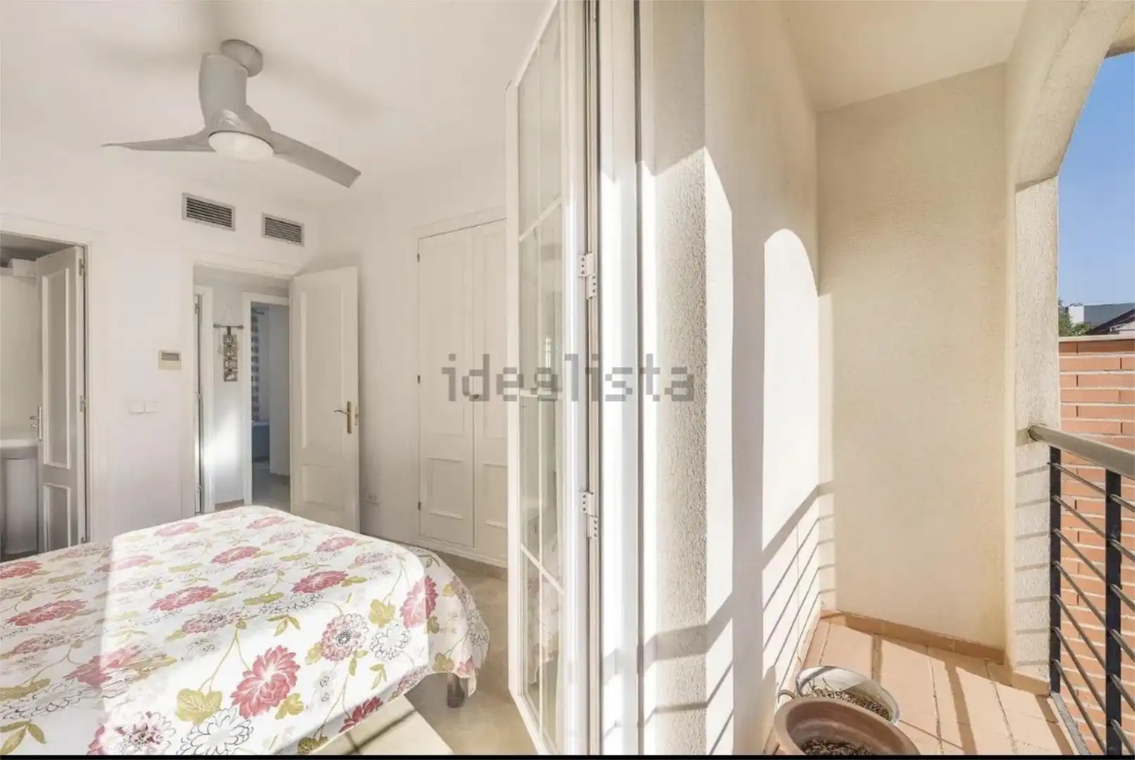 Einfamilien-Reihenhaus zum Verkauf in Calle Santiago Grisolía, 20, San Miguel Schlafzimmer von Einfamilien-Reihenhaus zum Verkauf in Armilla mit Klimaanlage und Balkon