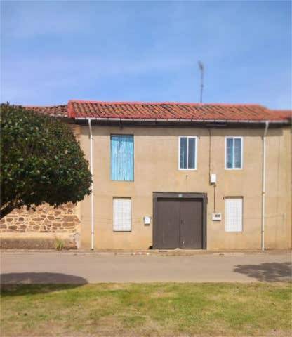 Casa-chalet en Venta en Villamontán de la Valduerna