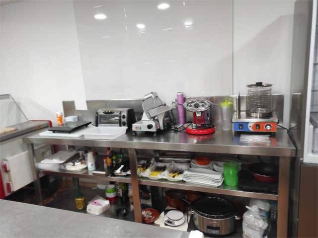 Local comercial en Alquiler en Nueva Andalucía