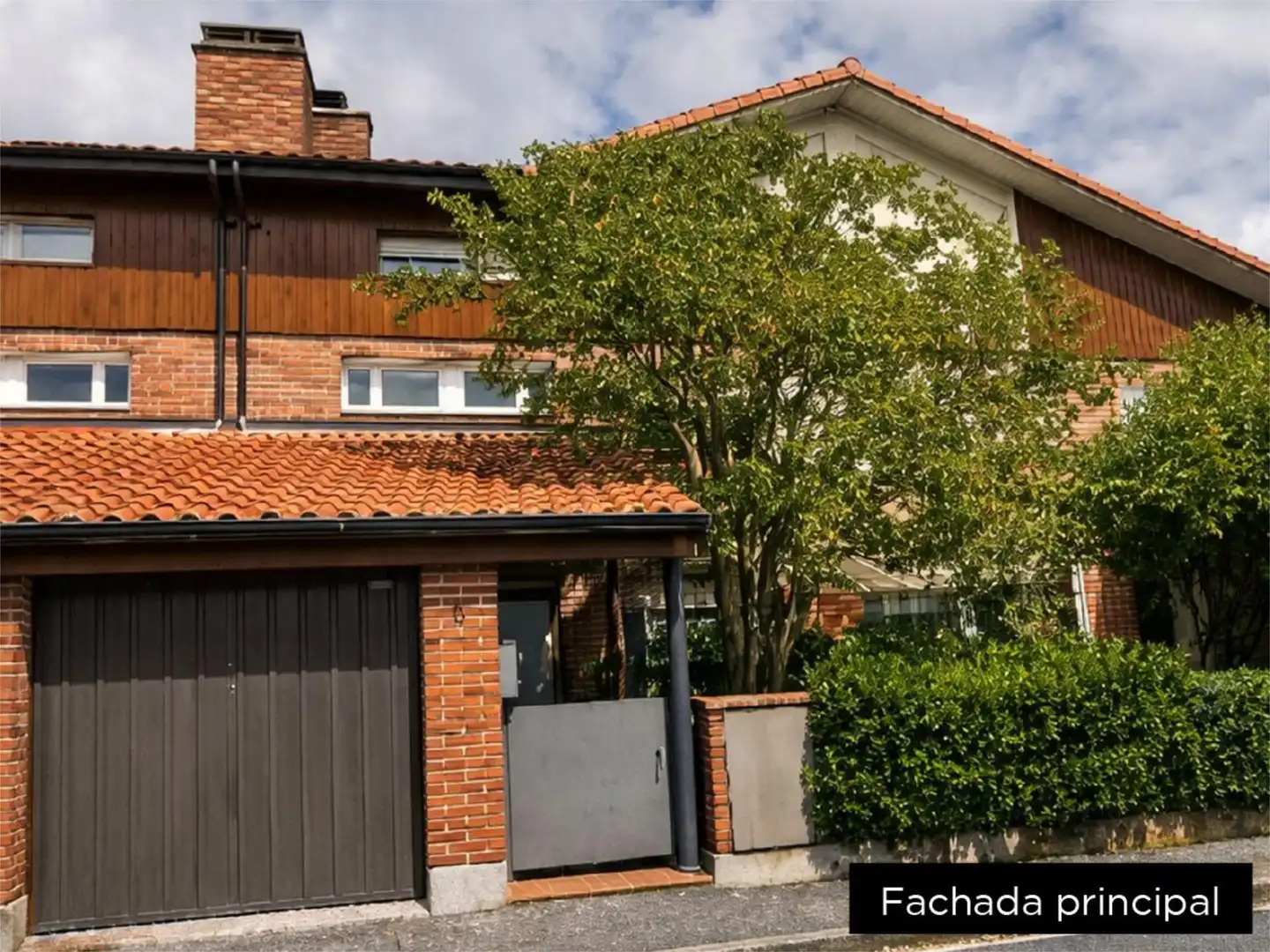 Vista exterior de Piso en venta en Iza / Itza con Calefacción, Jardín privado y Terraza