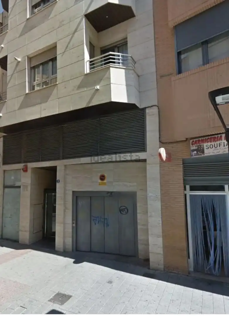 Vista exterior de Garatge de lloguer en Albacete