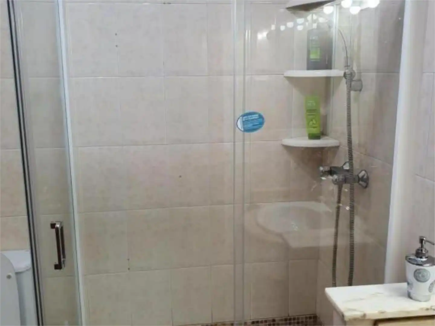 Piso en venta en Rúa Maceiras, 22, Teis Baño de Piso en venta en Vigo con Calefacción y Amueblado