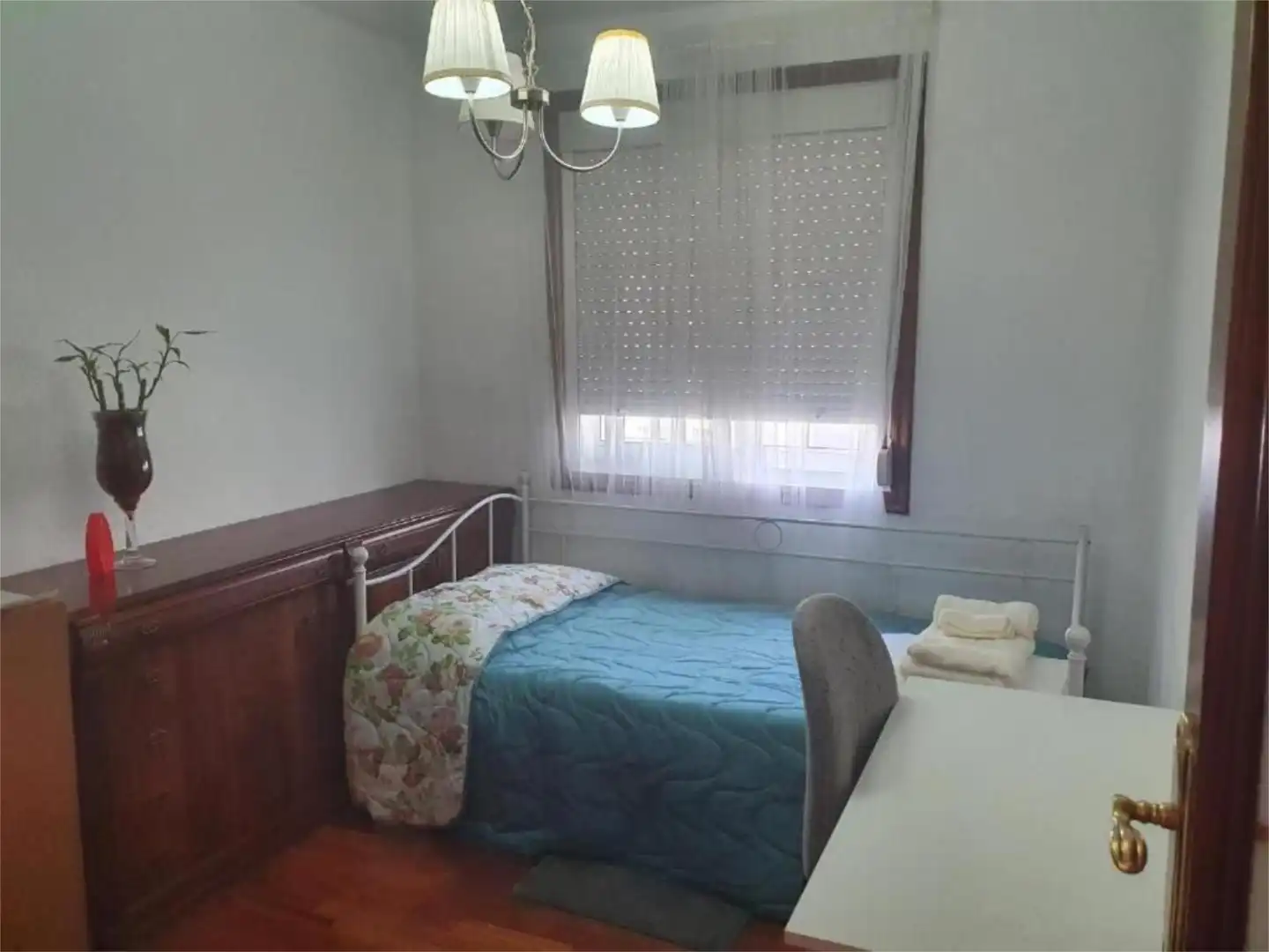 Piso en venta en Rúa Maceiras, 22, Teis Habitación de Piso en venta en Vigo con Calefacción y Amueblado