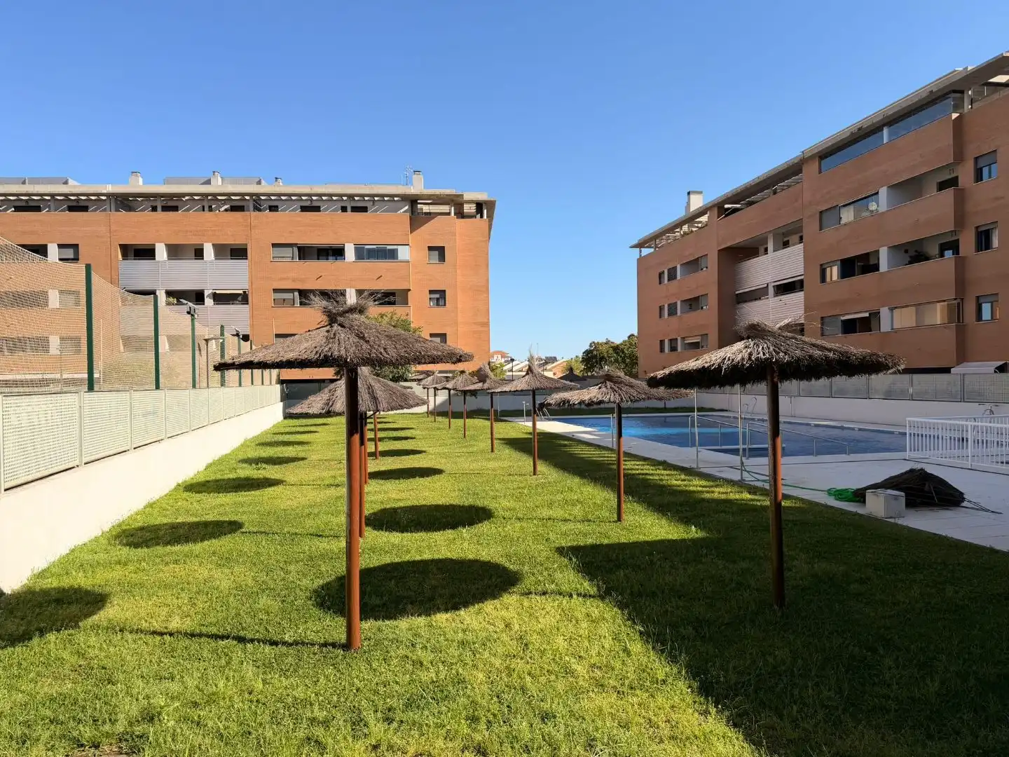 Wohnung zum Verkauf in Calle Sócrates, 1, Nuevo Bulevar Außenansicht von Wohnung zum Verkauf in Mairena del Aljarafe mit Klimaanlage, Terrasse und Schwimmbad
