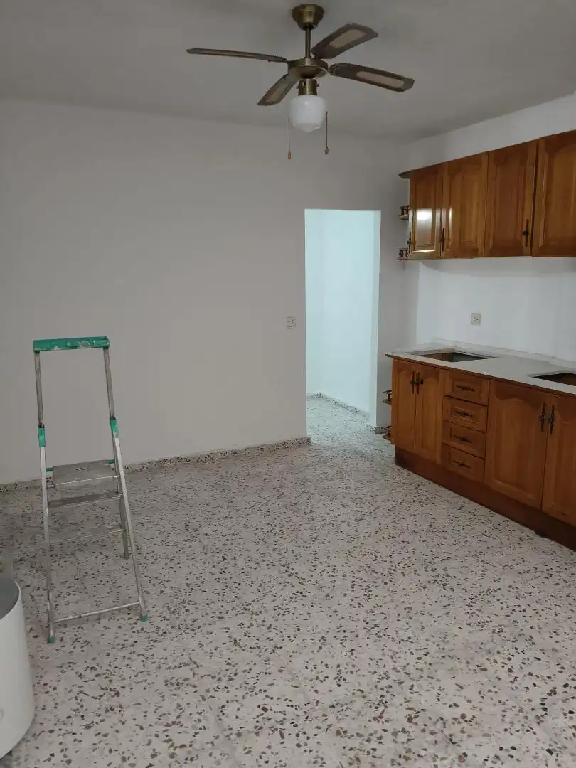 Casa adosada en venta en Calle Nazaret, 36, San Bernabé Cocina de Casa adosada en venta en Algeciras con Calefacción, Terraza y Amueblado