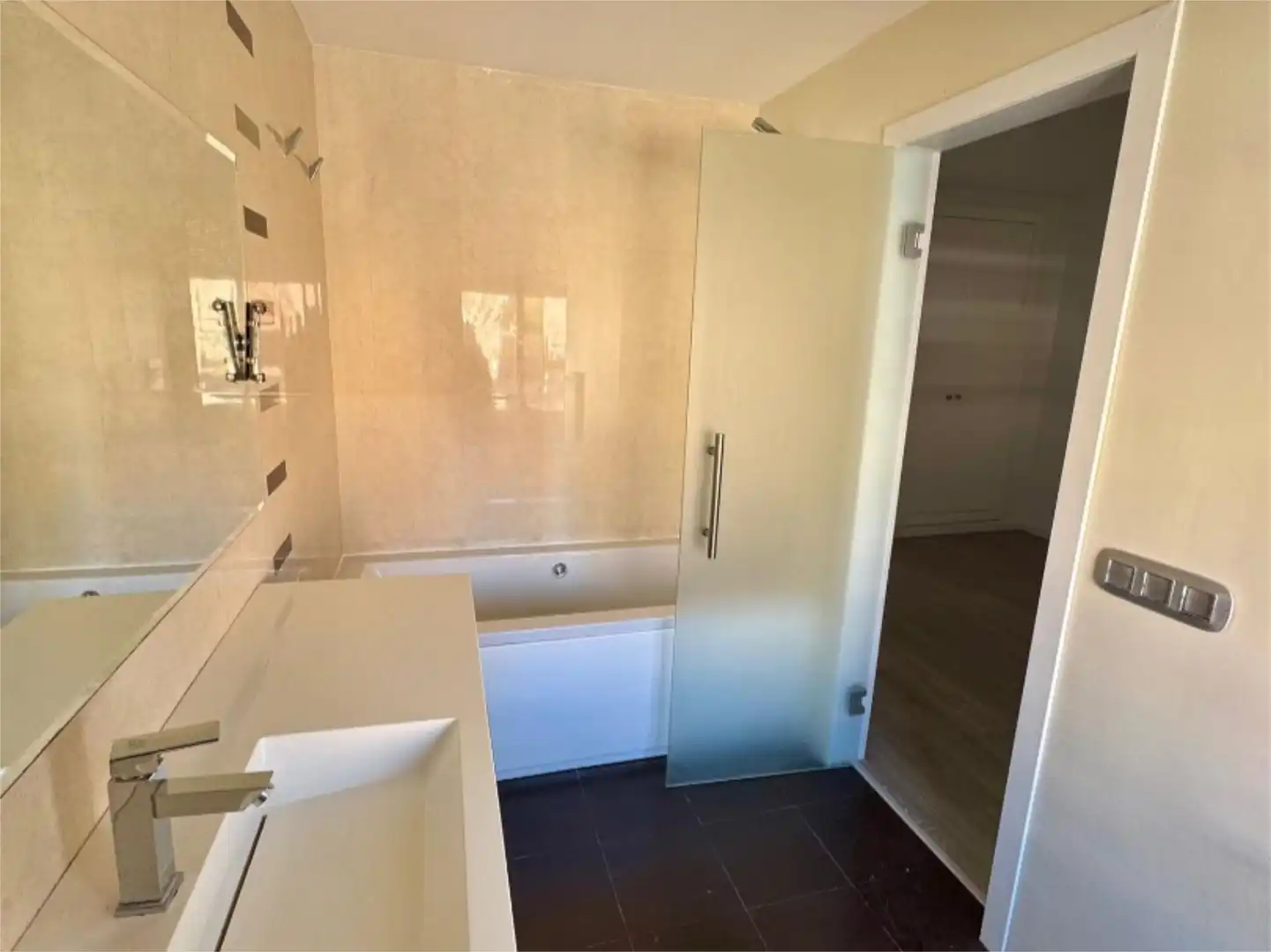 Wohnung zum Verkauf in Plaza de los Pueblos, 5, Nuevo Centro Badezimmer von Wohnung zum Verkauf in Sagunto / Sagunt mit Klimaanlage, Heizung und Privatgarten