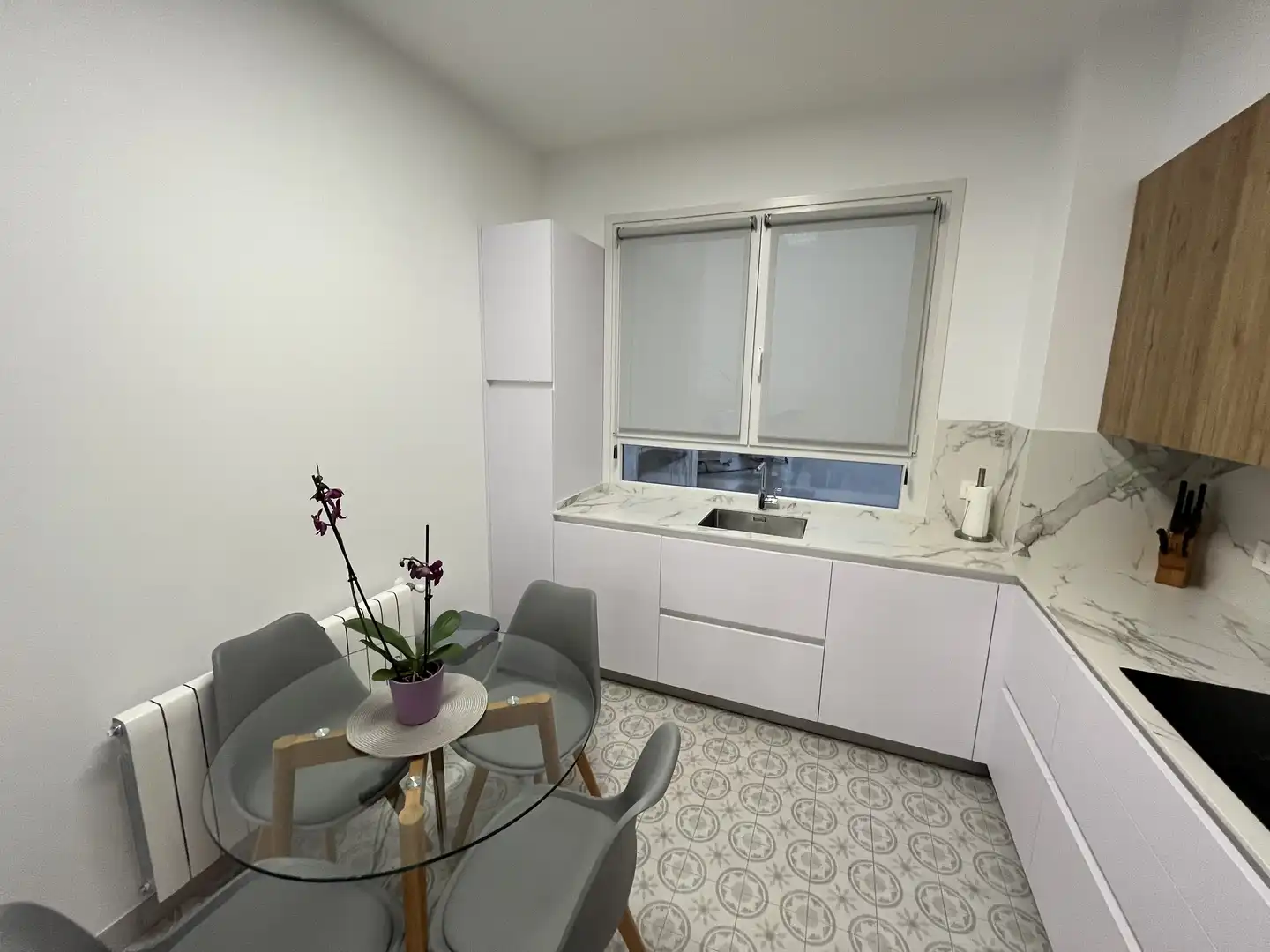 Piso en venta en Gardoki Kardenalaren Kalea, 11, Ensanche - Moyua - Diputación Cocina de Piso en venta en Bilbao con Balcón