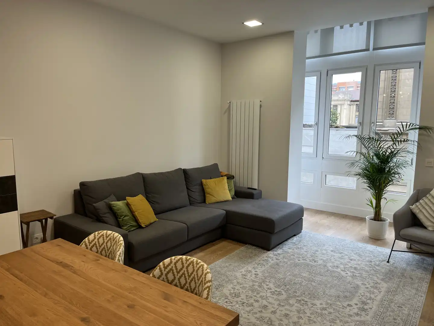 Piso en venta en Gardoki Kardenalaren Kalea, 11, Ensanche - Moyua - Diputación Sala de estar de Piso en venta en Bilbao con Balcón